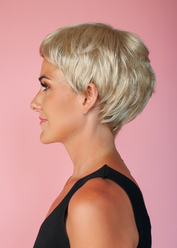 Krótka peruka syntetyczna blond - Joanna - sklep internetowy