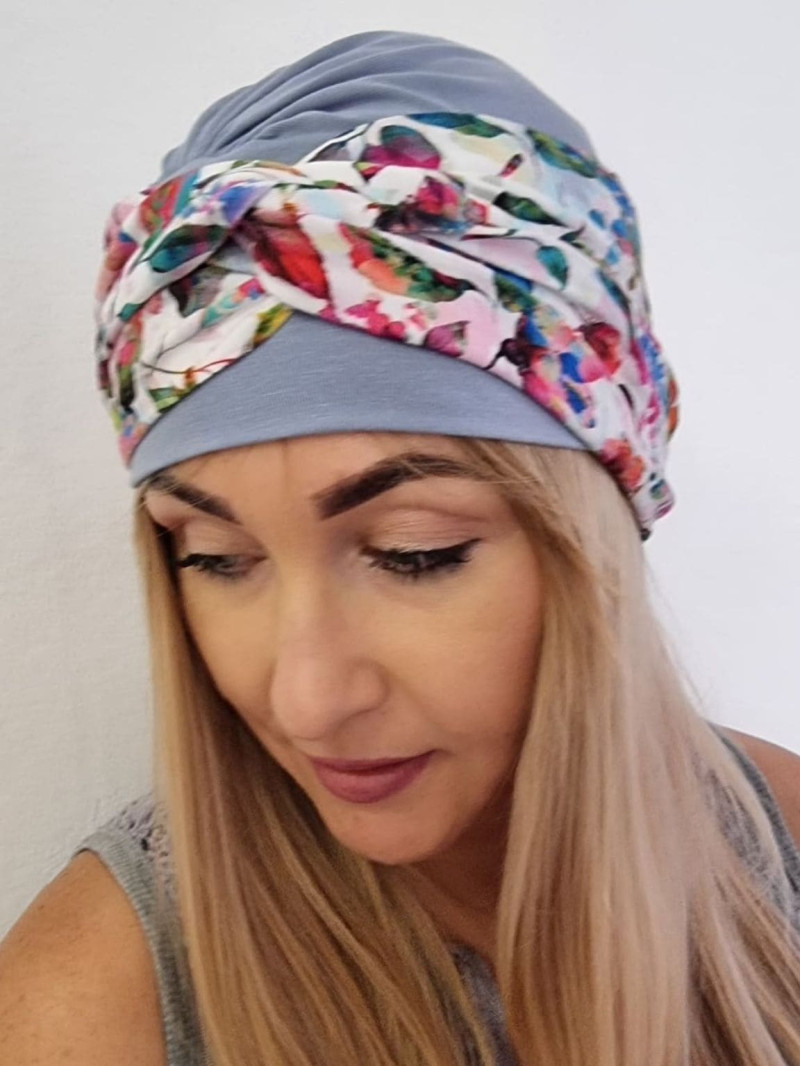 Turban damski drapowany — szary w kolorowe kwiaty
