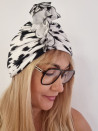Turban damski z falbaną — biały w czarne plamki