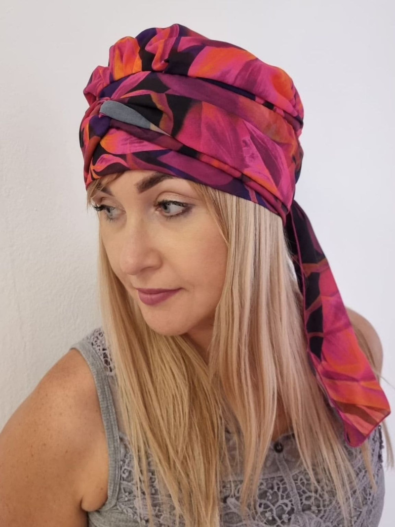 Turban damski z szarfą — różowo-pomarańczowy wzorzysty