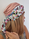 Turban damski z szarfą — pudrowy róż w kolorowe kwiaty