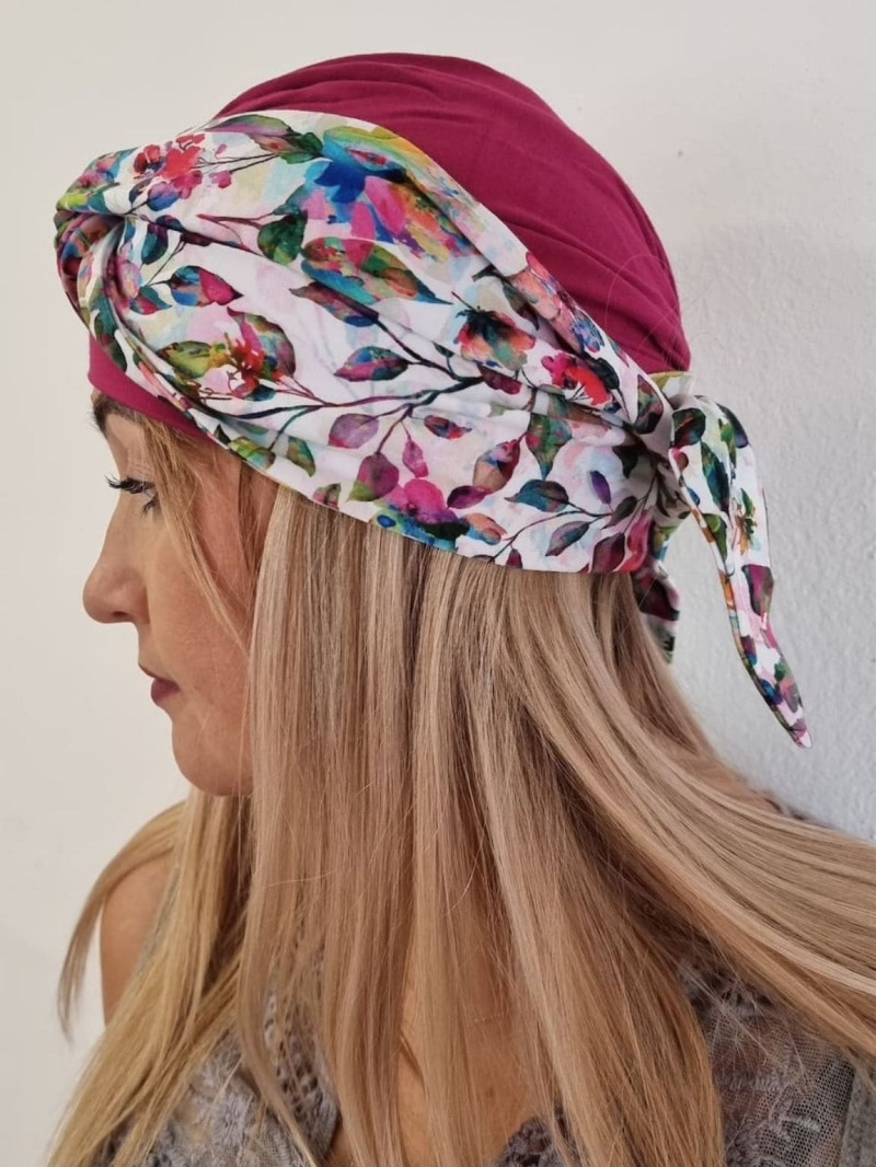 Turban damski amarantowy w kolorowe kwiaty