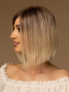 Peruka damska średnia prosty, gładki bob piaskowy blond z odrostem – GIOVANNA