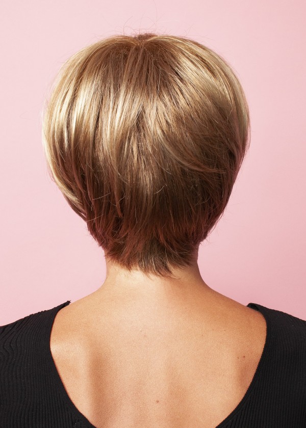 Peruka damska syntetyczna ciemna blond - Krótka - Sklep internetowy