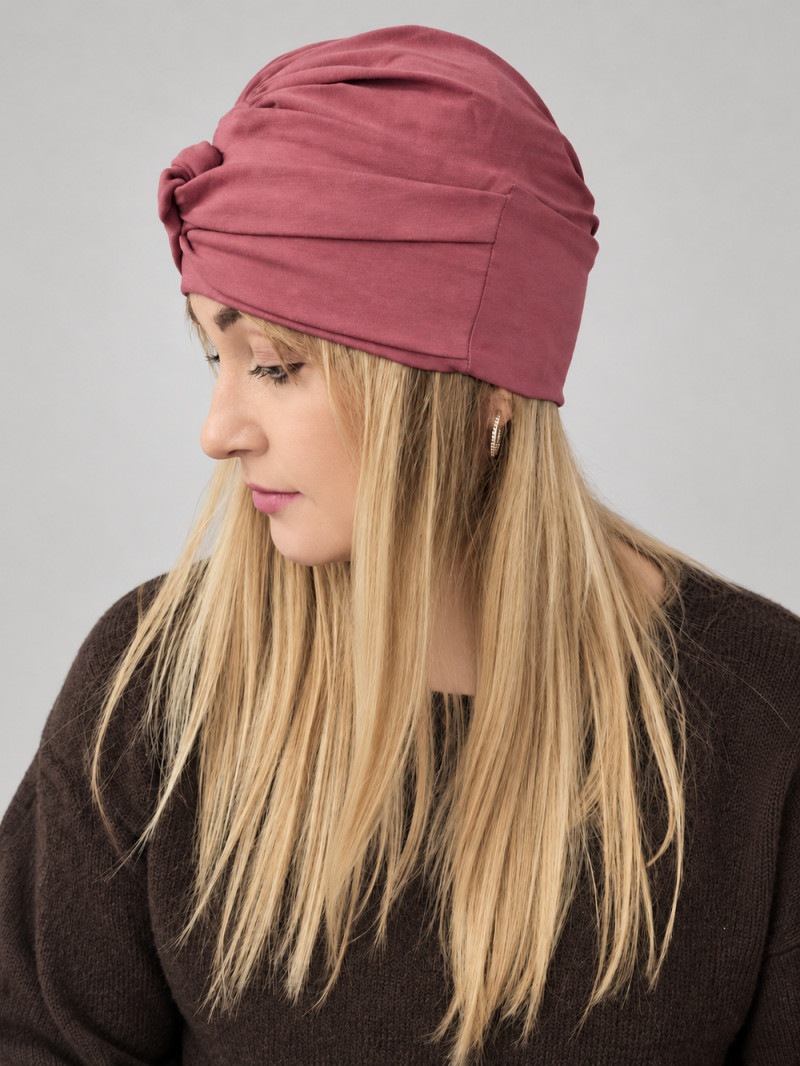 Turban damski z ozdobnym skrętem – przygaszony róż – zdjęcie 2