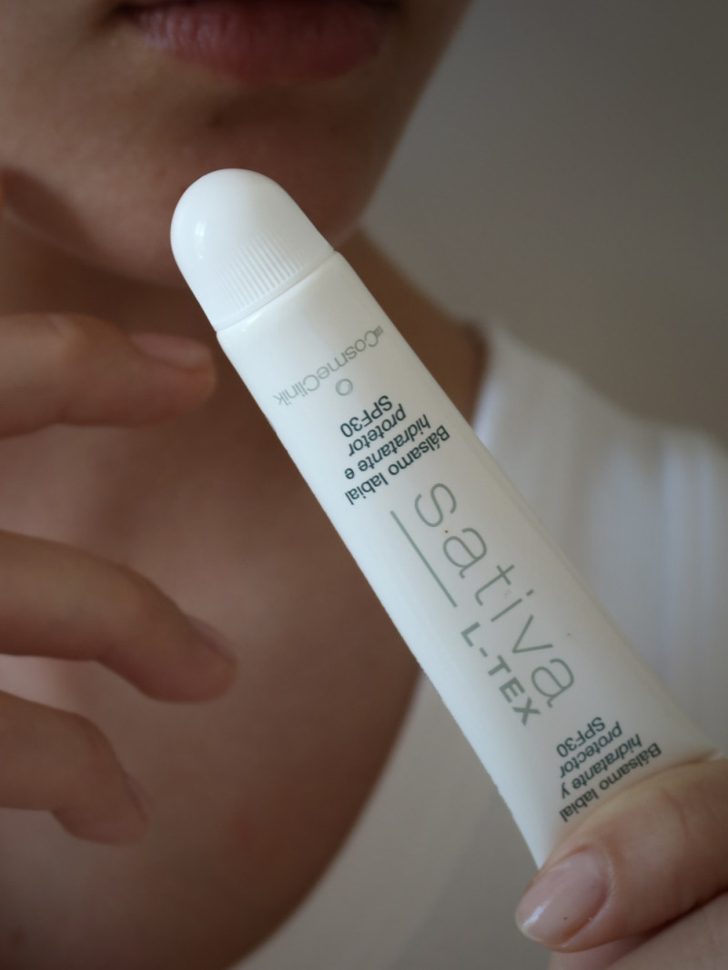 SATIVA L-TEX SPF 30 – balsam ochronny do ust suchych i spierzchniętych