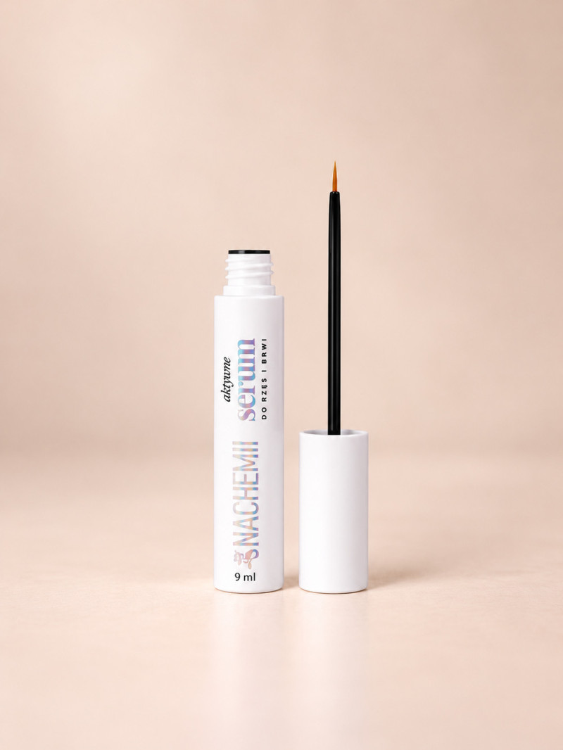 Serum do pielęgnacji odrastających brwi i rzęs NACHEMII, 9 ml — Butelka i aplikator