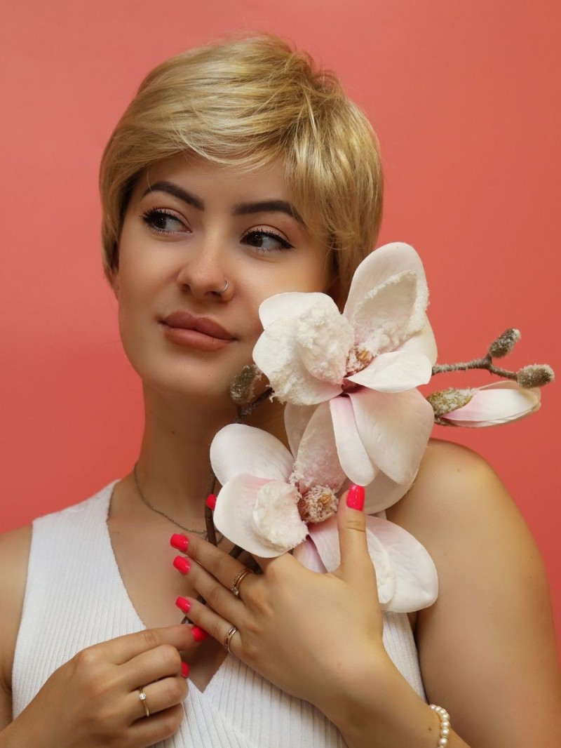 krótka peruka - blond- sklep internetowy