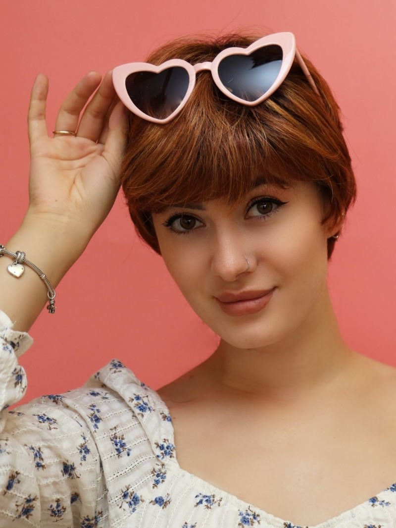 Krótka peruka damska syntetyczna ruda-naturalny wygląd- strona internetowa