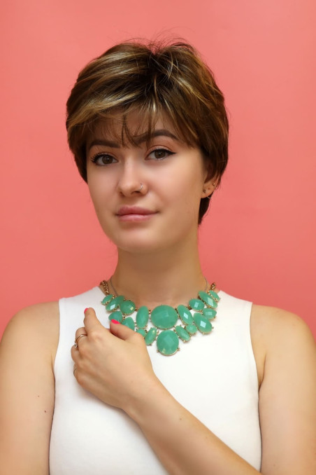 Krótka peruka - syntetyczna -Sklep internetowy