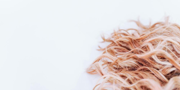 Komu przysługuje refundacja peruki z NFZ?