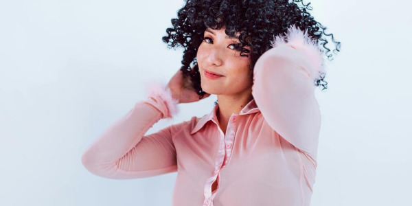 Co zrobić, żeby peruka wyglądała naturalnie?